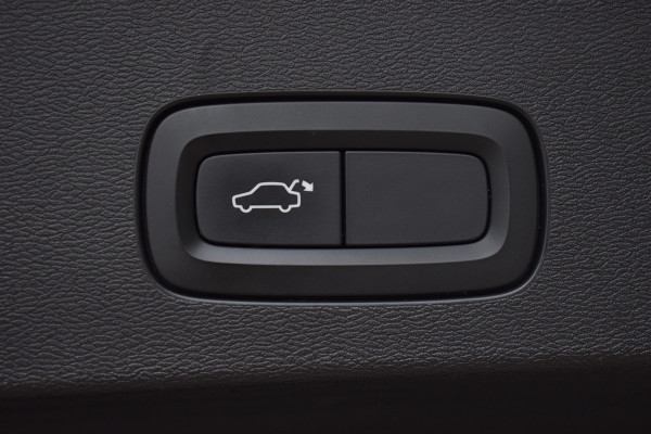 Volvo V60 2.0 T5 250pk Momentum | Trekhaak