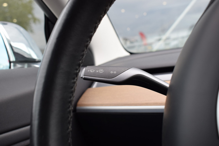 Tesla Model 3 Long Range AWD 75 kWh | Trekhaak | 19” LM | AutoPilot | Dual Motor