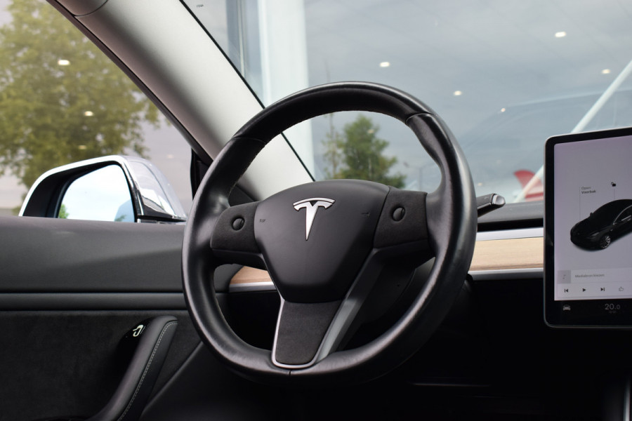 Tesla Model 3 Long Range AWD 75 kWh | Trekhaak | 19” LM | AutoPilot | Dual Motor
