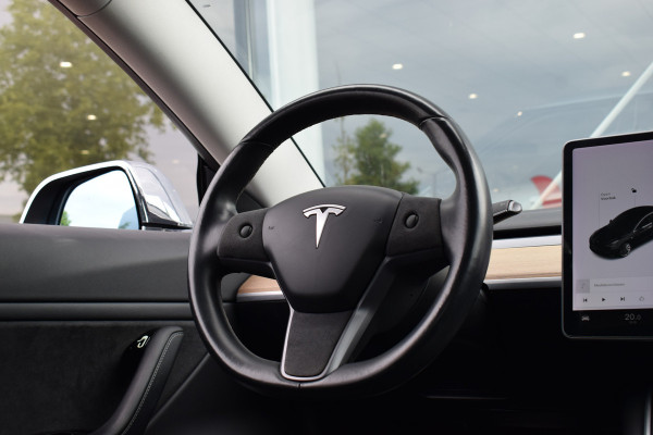 Tesla Model 3 Long Range AWD 75 kWh | Trekhaak | 19” LM | AutoPilot | Dual Motor