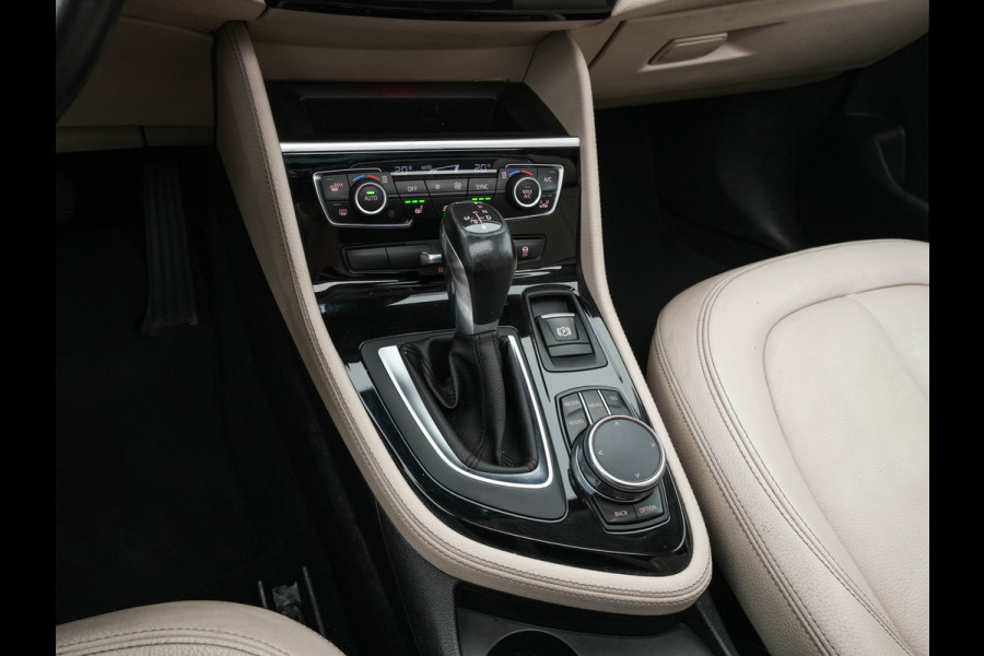 BMW 2 Serie Gran Tourer 218D High Executive Luxury-Line 7-Pers Aut. *PANO | NAVI-FULLMAP | LUXURY-LEATHER | FULL-LED | ECC | KEYLESS | HEATED-COMFORTSEATS | SHIFT-PADDLES | AMBIENT-LIGHT | CAMERA | HEAD UP | PDC | TOWBAR | 17"ALU*