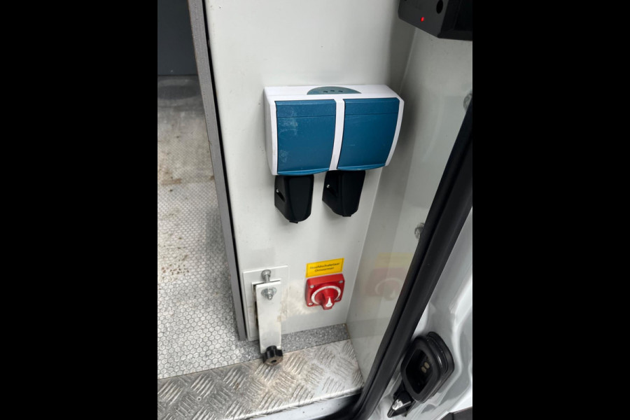 Renault Master Servicewagen T35 2.3 dCi 145pk euro6 L2H2 BOTT Inrichting, Victron omvormer, Standkachel, Trekhaak, RIJKLAARPRIJS!