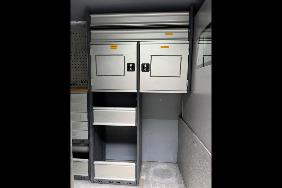 Renault Master Servicewagen T35 2.3 dCi 145pk euro6 L2H2 BOTT Inrichting, Victron omvormer, Standkachel, Trekhaak, RIJKLAARPRIJS!