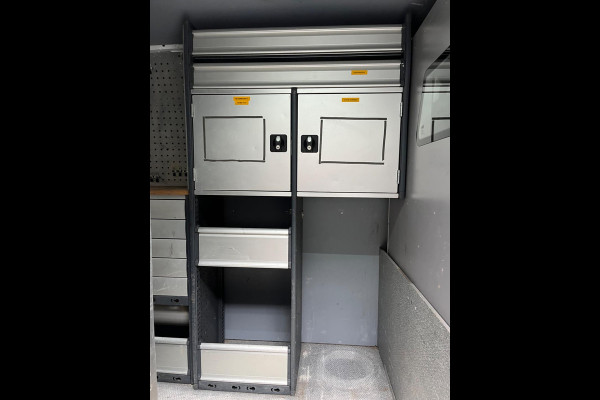 Renault Master Servicewagen T35 2.3 dCi 145pk euro6 L2H2 BOTT Inrichting, Victron omvormer, Standkachel, Trekhaak, RIJKLAARPRIJS!