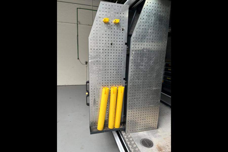 Renault Master Servicewagen T35 2.3 dCi 145pk euro6 L2H2 BOTT Inrichting, Victron omvormer, Standkachel, Trekhaak, RIJKLAARPRIJS!