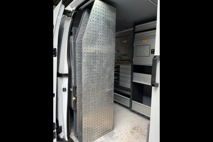 Renault Master Servicewagen T35 2.3 dCi 145pk euro6 L2H2 BOTT Inrichting, Victron omvormer, Standkachel, Trekhaak, RIJKLAARPRIJS!