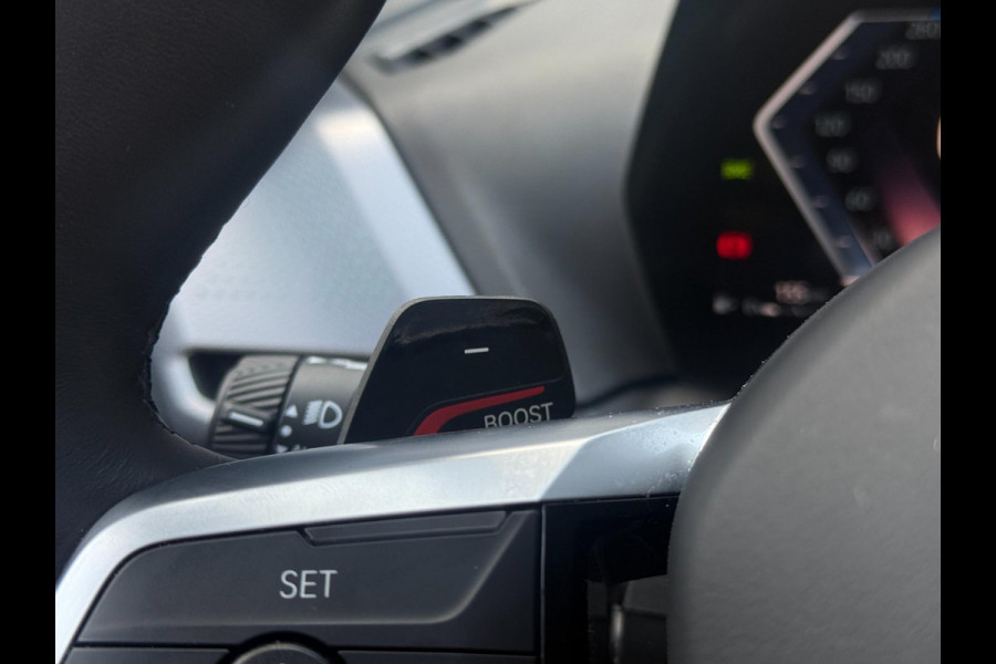BMW 1-serie 120 | M-Sport Pro | Aero Pakket | Harman/Kardon | Head-Up Display | Pano| Trekhaak | Shadow Line | Cruise Control