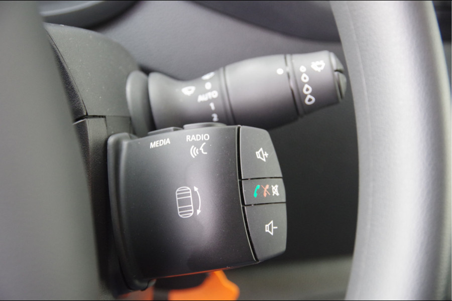 Renault Master T35 2.3 dCi 135PK L2H2 Work Edition CAMERA, NAVI, CRUISE, AIRCO, APPLE CARPLAY/ANDROID, PDC DUBBELE CABINE LEVERB.