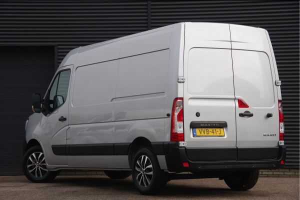 Renault Master T35 2.3 dCi 135PK L2H2 Work Edition CAMERA, NAVI, CRUISE, AIRCO, APPLE CARPLAY/ANDROID, PDC DUBBELE CABINE LEVERB.