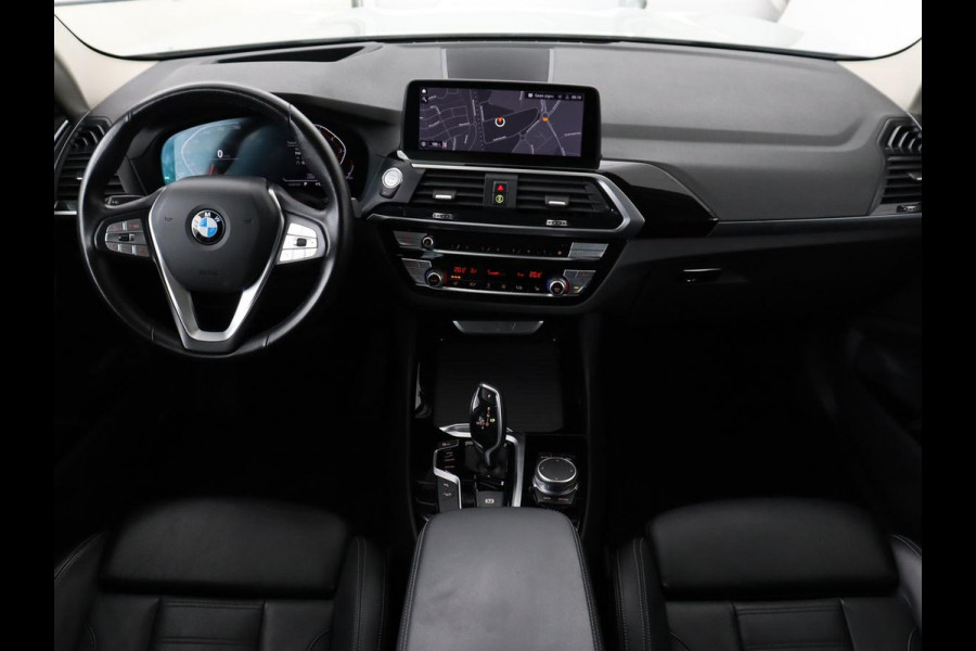 BMW X3 xDrive30i High Executive | Adaptive cruise | Head-Up | Leder | Carplay | Trekhaak | Camera | Stoelverwarming | Live Cockpit | 20'' lichtmetalen velgen | Keyless | Sportstoelen | Full LED | Navigatie