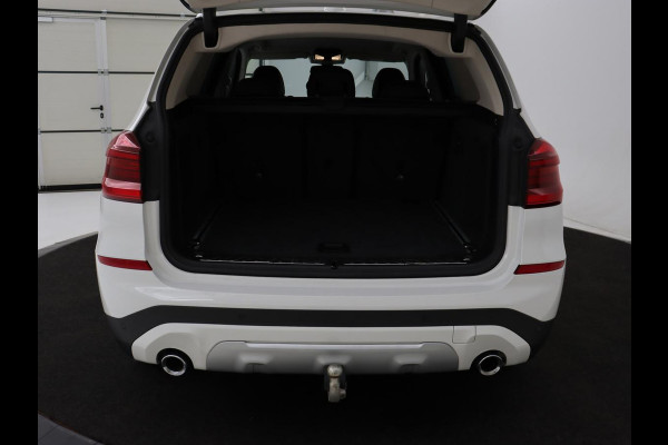 BMW X3 xDrive30i High Executive | Adaptive cruise | Head-Up | Leder | Carplay | Trekhaak | Camera | Stoelverwarming | Live Cockpit | 20'' lichtmetalen velgen | Keyless | Sportstoelen | Full LED | Navigatie