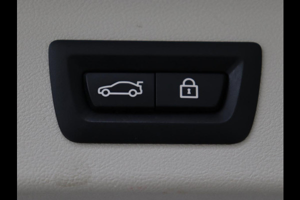 BMW X3 xDrive30i High Executive | Adaptive cruise | Head-Up | Leder | Carplay | Trekhaak | Camera | Stoelverwarming | Live Cockpit | 20'' lichtmetalen velgen | Keyless | Sportstoelen | Full LED | Navigatie
