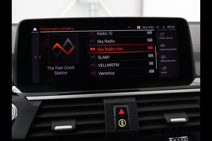 BMW X3 xDrive30i High Executive | Adaptive cruise | Head-Up | Leder | Carplay | Trekhaak | Camera | Stoelverwarming | Live Cockpit | 20'' lichtmetalen velgen | Keyless | Sportstoelen | Full LED | Navigatie