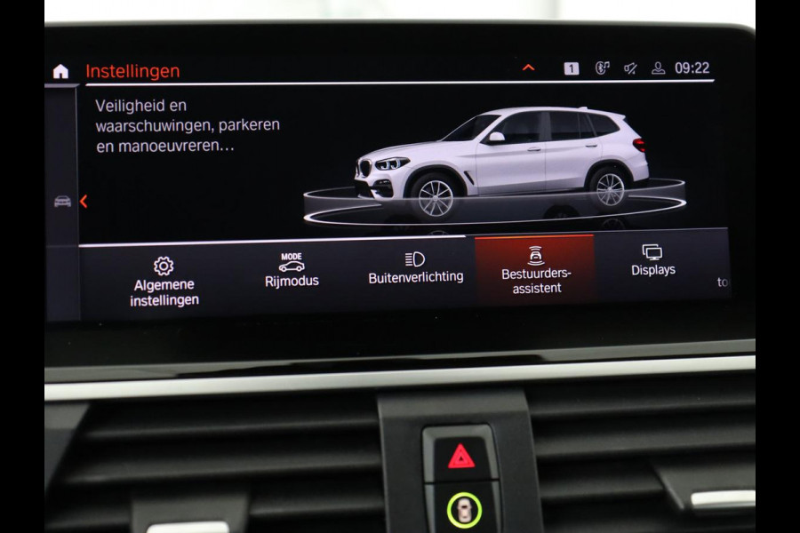 BMW X3 xDrive30i High Executive | Adaptive cruise | Head-Up | Leder | Carplay | Trekhaak | Camera | Stoelverwarming | Live Cockpit | 20'' lichtmetalen velgen | Keyless | Sportstoelen | Full LED | Navigatie