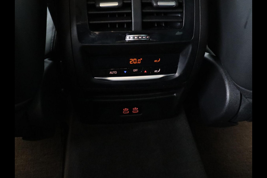 BMW X3 xDrive30i High Executive | Adaptive cruise | Head-Up | Leder | Carplay | Trekhaak | Camera | Stoelverwarming | Live Cockpit | 20'' lichtmetalen velgen | Keyless | Sportstoelen | Full LED | Navigatie