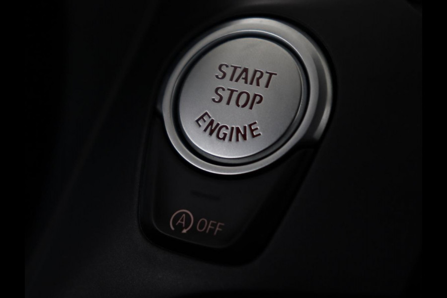 BMW X3 xDrive30i High Executive | Adaptive cruise | Head-Up | Leder | Carplay | Trekhaak | Camera | Stoelverwarming | Live Cockpit | 20'' lichtmetalen velgen | Keyless | Sportstoelen | Full LED | Navigatie