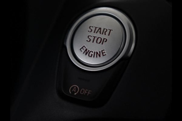 BMW X3 xDrive30i High Executive | Adaptive cruise | Head-Up | Leder | Carplay | Trekhaak | Camera | Stoelverwarming | Live Cockpit | 20'' lichtmetalen velgen | Keyless | Sportstoelen | Full LED | Navigatie