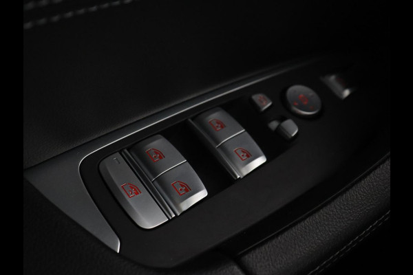 BMW X3 xDrive30i High Executive | Adaptive cruise | Head-Up | Leder | Carplay | Trekhaak | Camera | Stoelverwarming | Live Cockpit | 20'' lichtmetalen velgen | Keyless | Sportstoelen | Full LED | Navigatie