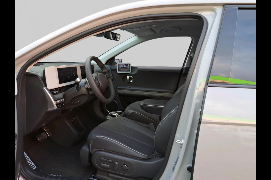Hyundai IONIQ 5 77 kWh Lounge AWD | Digitale buitenspiegels | 19 inch | | 325PK | 1600KG trekgewicht | VAN €68.930 VOOR €51.137,-