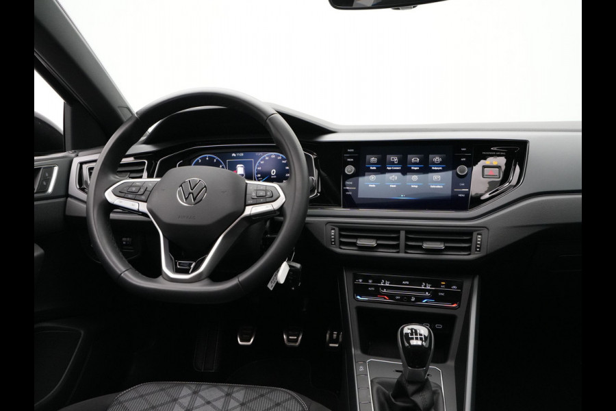 Volkswagen Taigo 1.0 TSI 110pk R-Line Panoramadak Navigatie via App Clima Pdc Lm Velgen 250