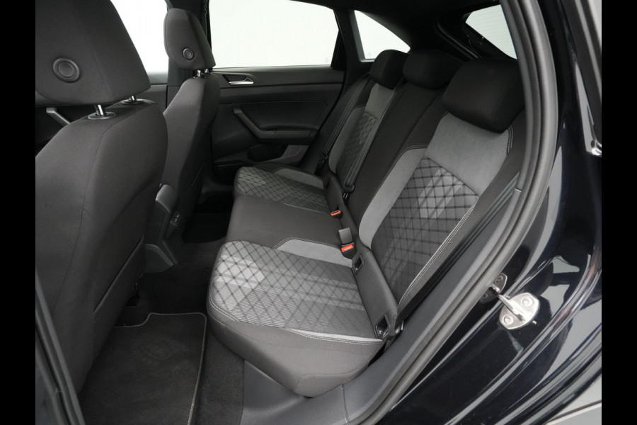 Volkswagen Taigo 1.0 TSI 110pk R-Line Panoramadak Navigatie via App Clima Pdc Lm Velgen 250