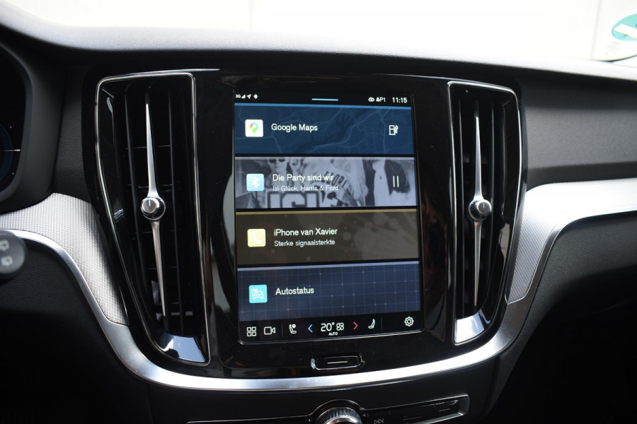Volvo V60 T6 350PK Automaat AWD Plus Dark / Navigatie / Camera / Adaptieve Cruise Control / Elektrische Stoelen / Leder / LM Velgen /