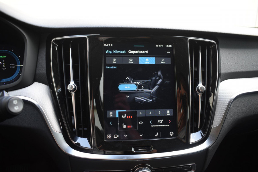 Volvo V60 T6 350PK Automaat AWD Plus Dark / Navigatie / Camera / Adaptieve Cruise Control / Elektrische Stoelen / Leder / LM Velgen /