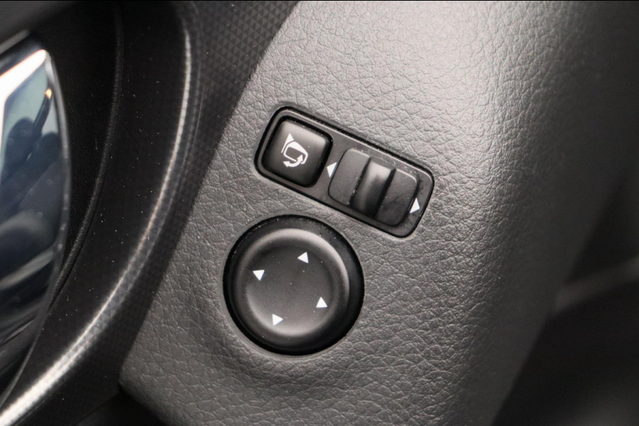 Nissan QASHQAI 1.2 N-Connecta Pano/dak Rondomzicht/Camera Navigatie Trekhaak