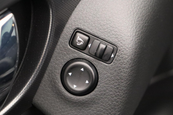 Nissan QASHQAI 1.2 N-Connecta Pano/dak Rondomzicht/Camera Navigatie Trekhaak