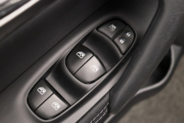 Nissan QASHQAI 1.2 N-Connecta Pano/dak Rondomzicht/Camera Navigatie Trekhaak