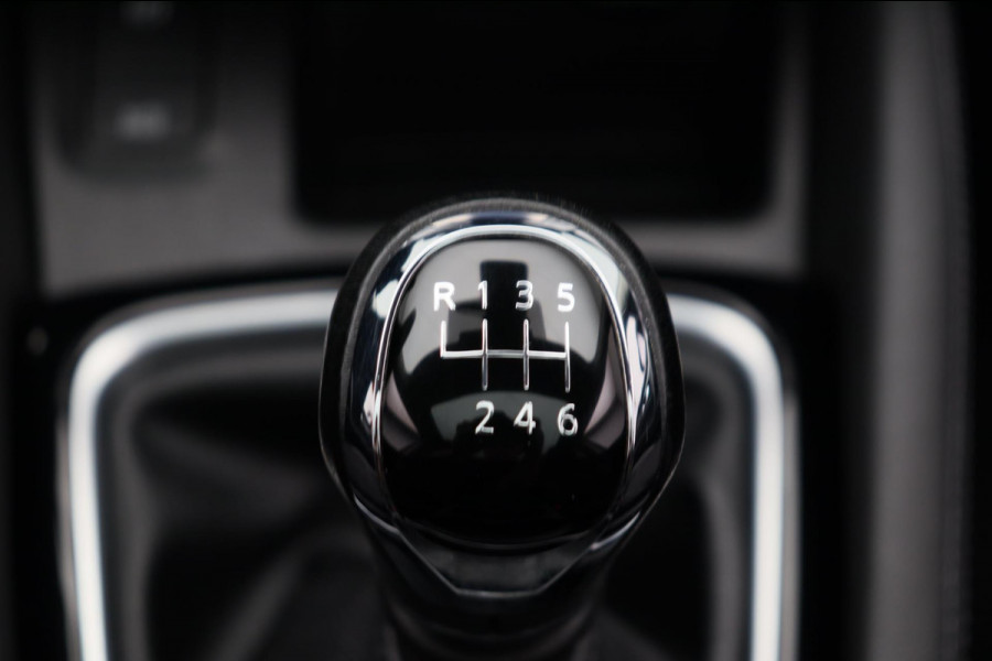 Nissan QASHQAI 1.2 N-Connecta Pano/dak Rondomzicht/Camera Navigatie Trekhaak