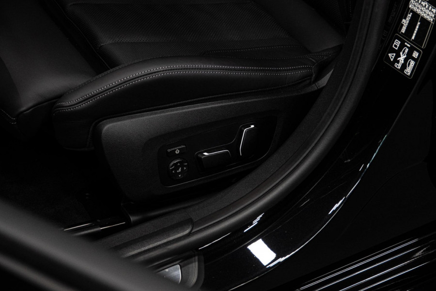 BMW M3 Touring xDrive Competition *Facelift 530pk / Carbon pack / Harman-Kardon / Head-up Display / Surround-view / Memory*