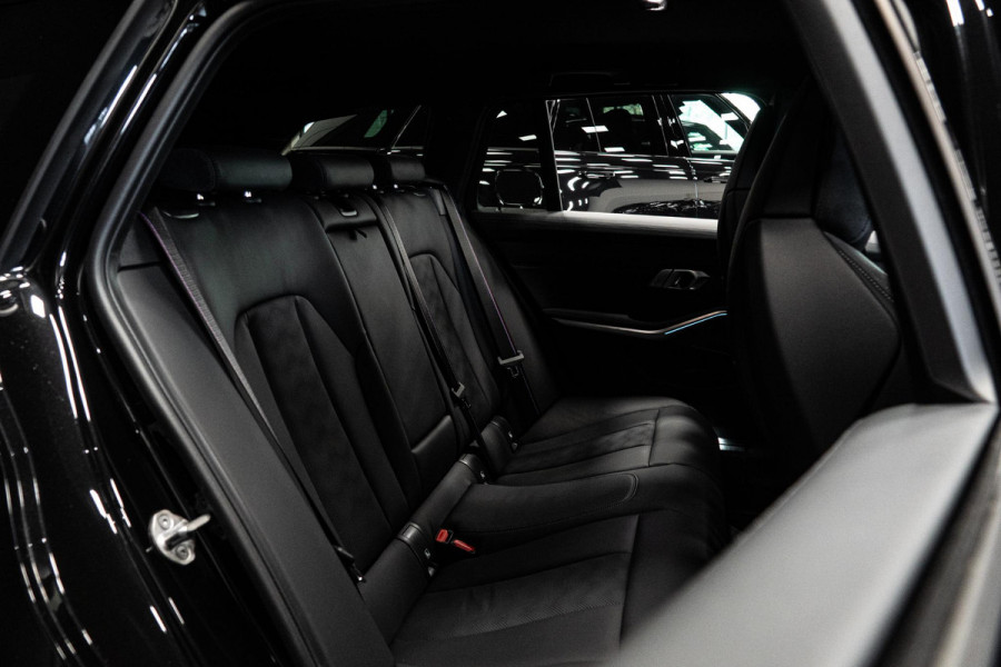 BMW M3 Touring xDrive Competition *Facelift 530pk / Carbon pack / Harman-Kardon / Head-up Display / Surround-view / Memory*