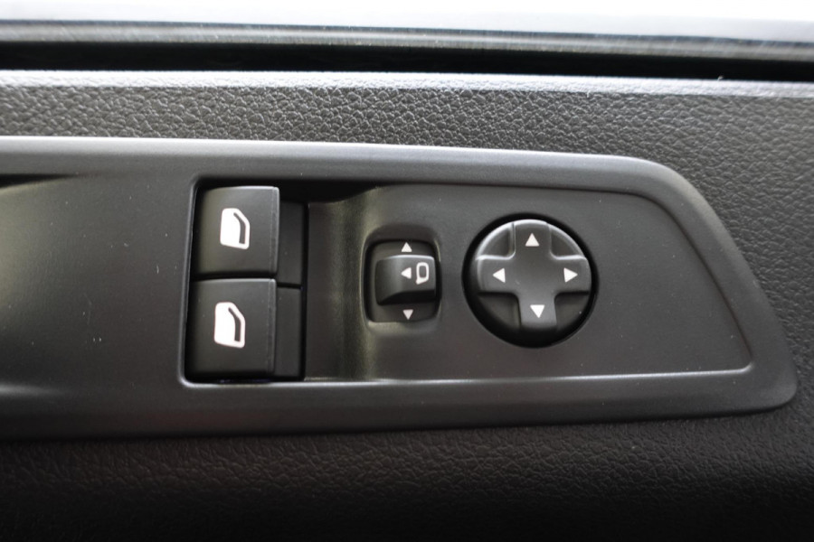 Opel Vivaro 2.0 BlueHDi 145PK L3 Automaat Airco Bluetooth Cruise Control Navigatie Trekhaak