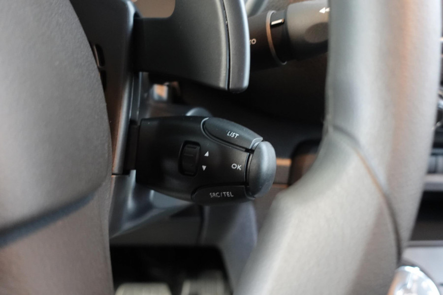 Opel Vivaro 2.0 BlueHDi 145PK L3 Automaat Airco Bluetooth Cruise Control Navigatie Trekhaak