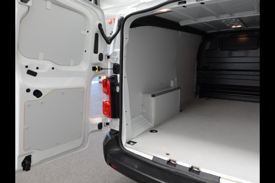 Opel Vivaro 2.0 BlueHDi 145PK L3 Automaat Airco Bluetooth Cruise Control Navigatie Trekhaak
