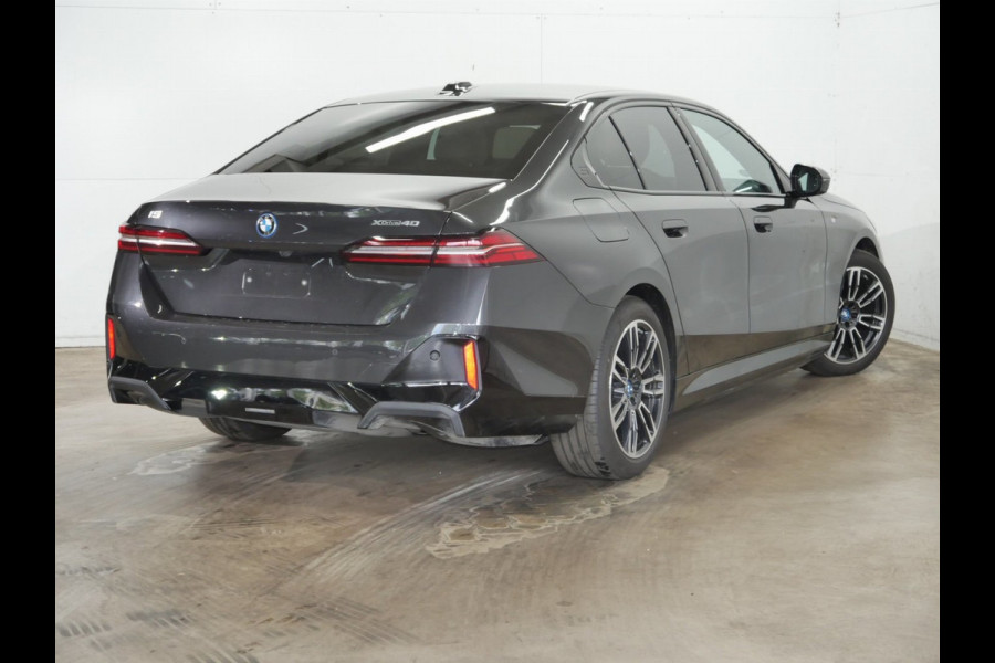 BMW i5 xDrive40 M-Sport - Onderstel Prof - Trekhaak - Bowers & Wilkins - Driving Ass Prof