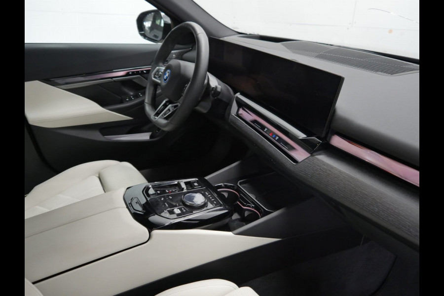 BMW i5 xDrive40 M-Sport - Onderstel Prof - Trekhaak - Bowers & Wilkins - Driving Ass Prof