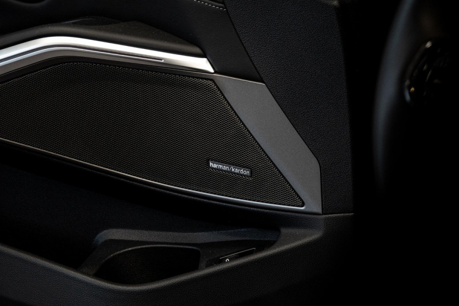 BMW M3 Touring xDrive Competition *Facelift 530pk / Carbon pack / Harman-Kardon / Head-up Display / Surround-view / Memory*