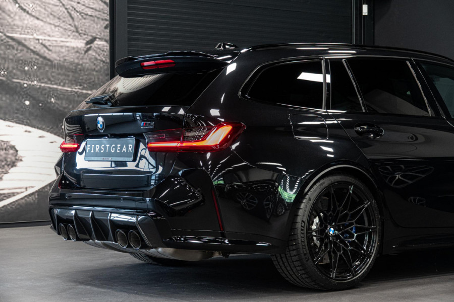 BMW M3 Touring xDrive Competition *Facelift 530pk / Carbon pack / Harman-Kardon / Head-up Display / Surround-view / Memory*