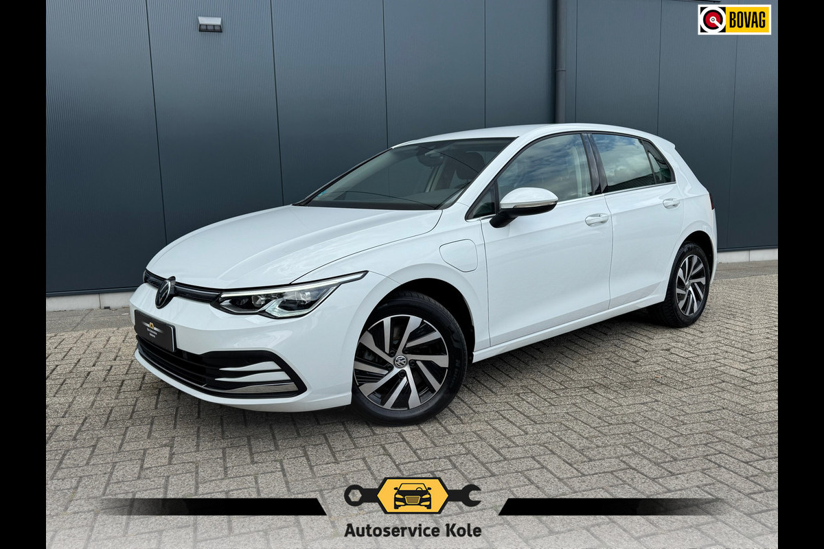 Volkswagen Golf 1.4 eHybrid * Visueel Cockpit * Cruise * Rijstrooksensor * AppleCarPlay * Volkswagen Golf 1.4 eHybrid * Visueel Cockpit * Cruise * Rijstrooksensor * AppleCarPlay *
