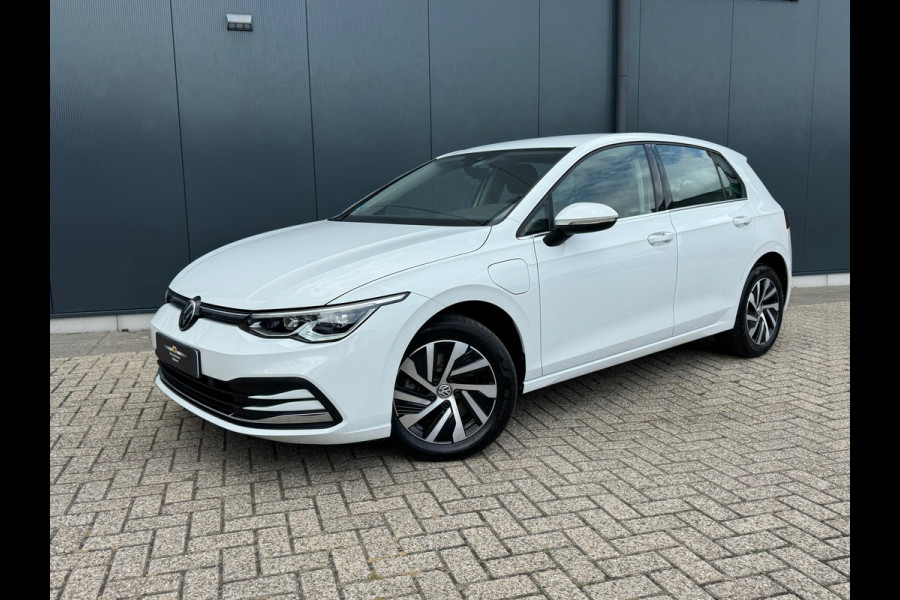 Volkswagen Golf 1.4 eHybrid * Visueel Cockpit * Cruise * Rijstrooksensor * AppleCarPlay *