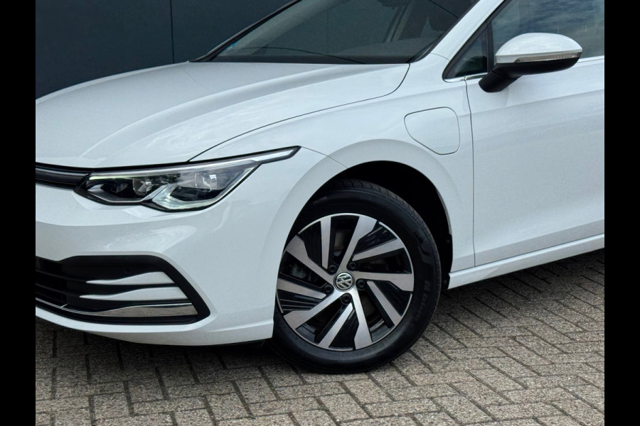 Volkswagen Golf 1.4 eHybrid * Visueel Cockpit * Cruise * Rijstrooksensor * AppleCarPlay *