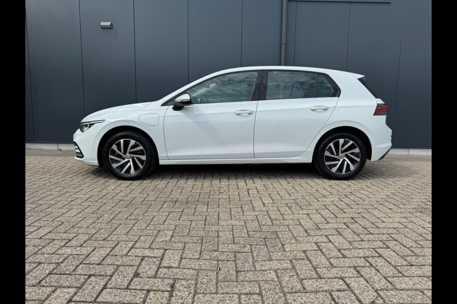 Volkswagen Golf 1.4 eHybrid * Visueel Cockpit * Cruise * Rijstrooksensor * AppleCarPlay *
