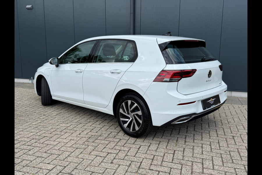 Volkswagen Golf 1.4 eHybrid * Visueel Cockpit * Cruise * Rijstrooksensor * AppleCarPlay *