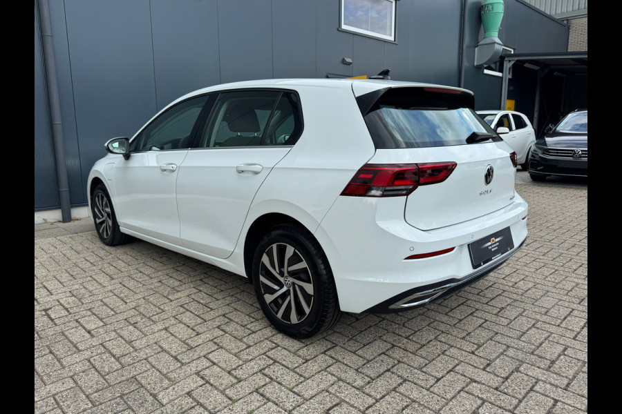 Volkswagen Golf 1.4 eHybrid * Visueel Cockpit * Cruise * Rijstrooksensor * AppleCarPlay *