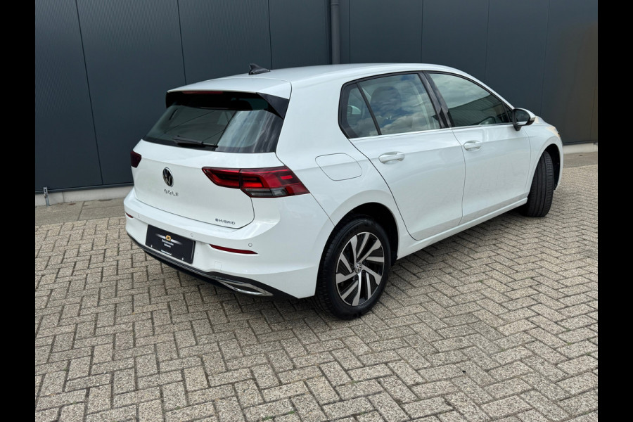 Volkswagen Golf 1.4 eHybrid * Visueel Cockpit * Cruise * Rijstrooksensor * AppleCarPlay *