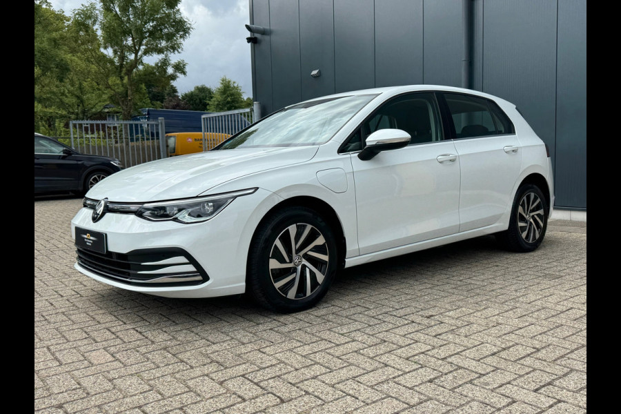 Volkswagen Golf 1.4 eHybrid * Visueel Cockpit * Cruise * Rijstrooksensor * AppleCarPlay *