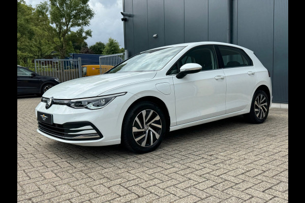 Volkswagen Golf 1.4 eHybrid * Visueel Cockpit * Cruise * Rijstrooksensor * AppleCarPlay *
