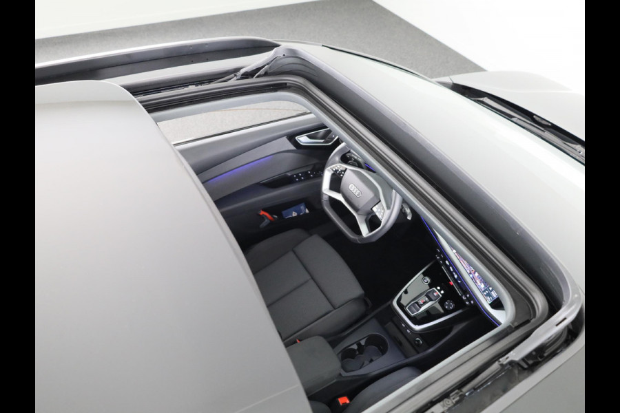Audi Q4 e-tron 45 quattro Advanced edition 82 kWh 286pk | Panoramadak | 20 inch lichtmetalen velgen | Parkeercamera | Adaptieve cruise controle